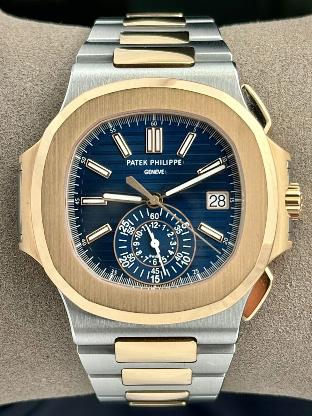 Patek Philippe Nautilus Chronograph 5980/1AR-001 | 2022 | 40.5mm