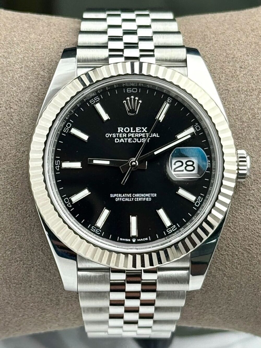 Rolex Datejust 41 Fluted Black Index Dial Jubilee 126334 | 2024 | 41mm