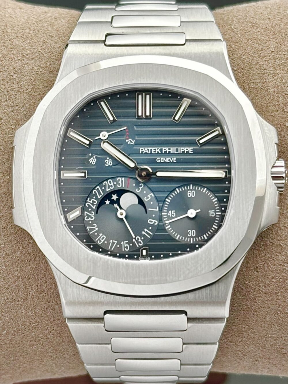 Patek Philippe Nautilus Mint Blue Dial Stainless Steel 5712/1A-001 | 2018 | 40mm