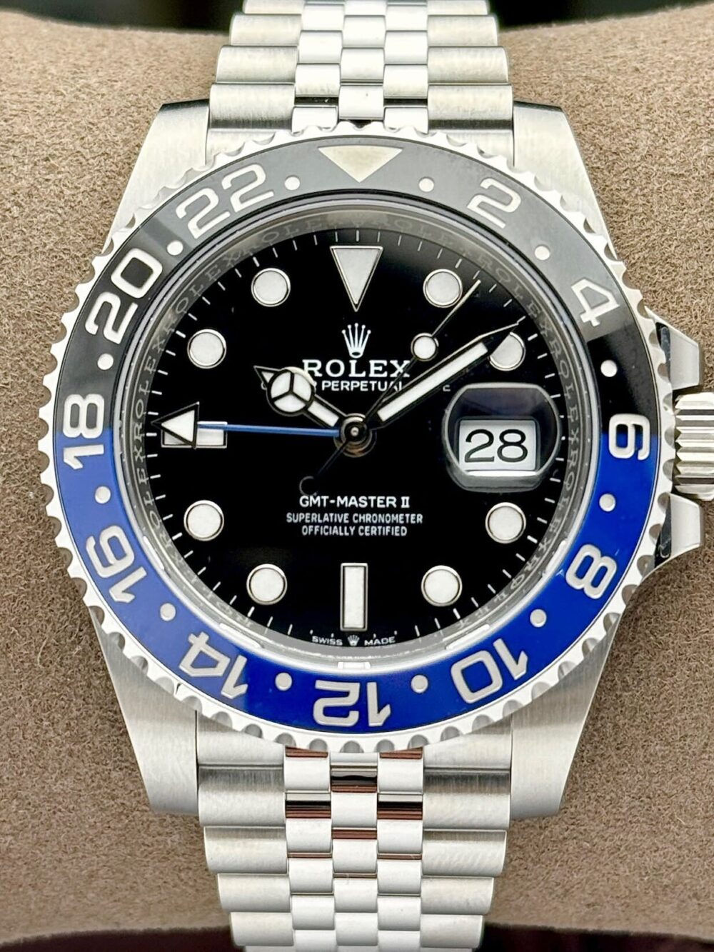 Rolex GMT-Master II Ceramic Batgirl Steel Jubilee 126710BLNR | 2025 | 40mm