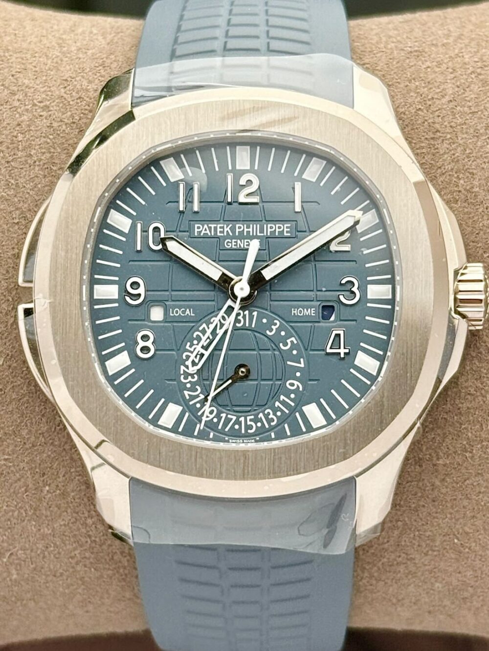 Patek Philippe Aquanaut Travel Time White Gold Blue-Grey Dial 5164G | 2025 | 40.8mm