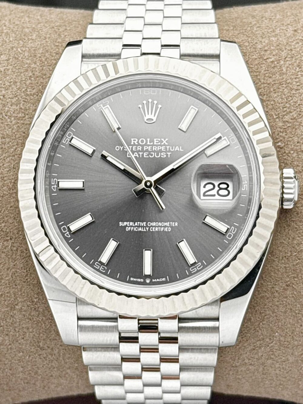 Rolex Datejust 41 Stainless Steel Jubilee Rhodium Dial 126334 | 2024 | 41mm