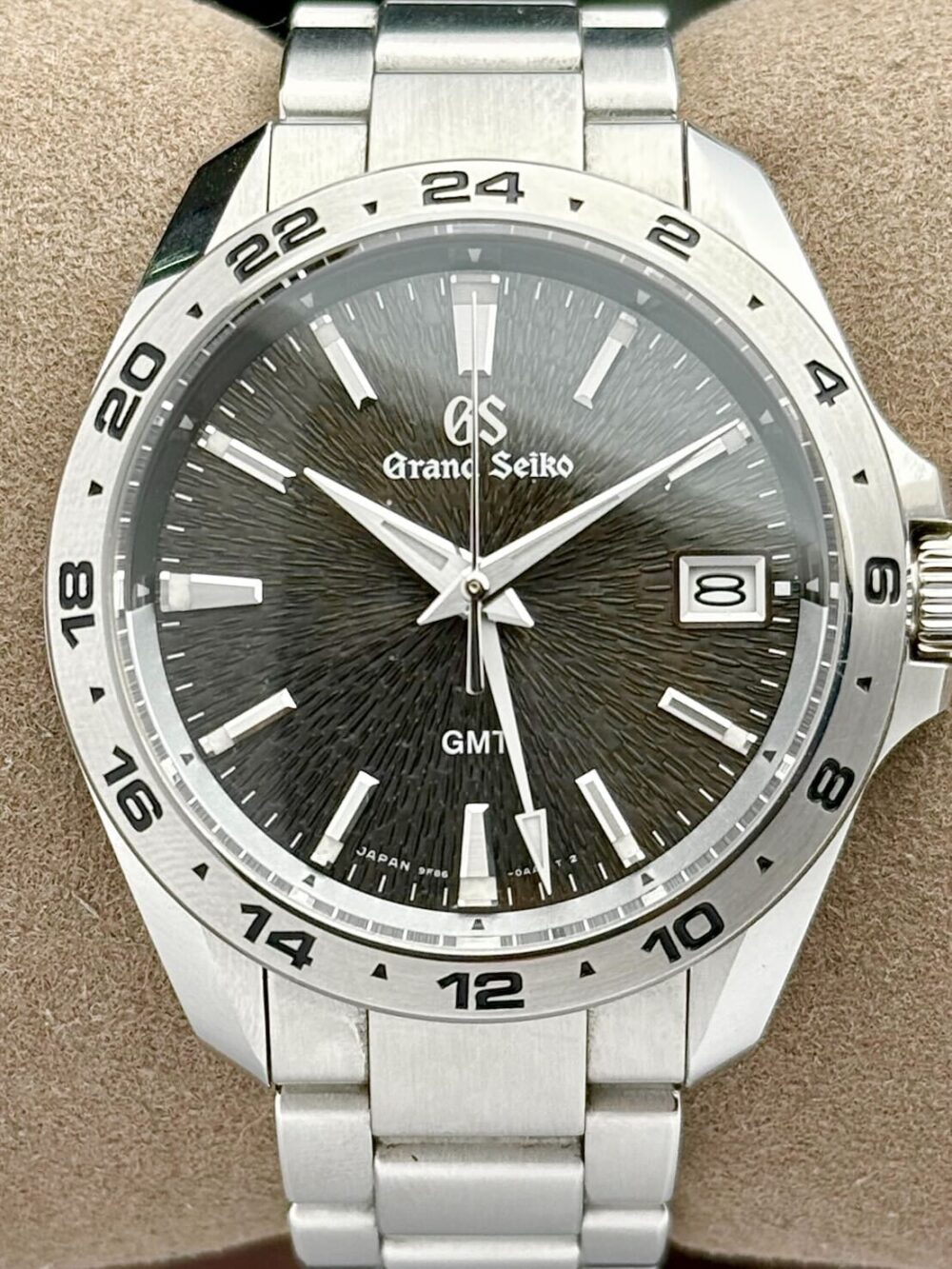Grand Seiko Sports Collection GMT Limited Edition 1/56 Isetan Shinjuku SBGN025 | 2021 | 39mm