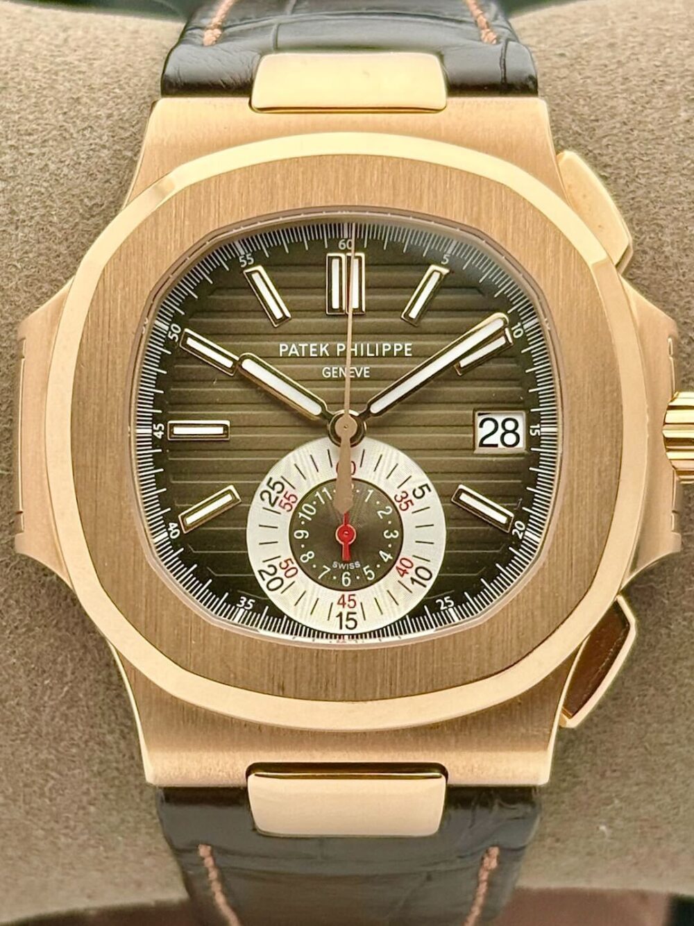 Patek Philippe Nautilus 18k Rose gold Brown Dial 5980R-001 | 2020 | 40.5mm
