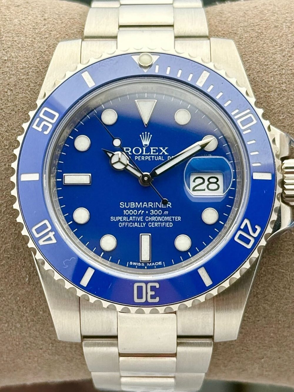 Rolex Submariner Date White Gold "Smurf" Oyster Bracelet 116619LB | 2014 | 40mm