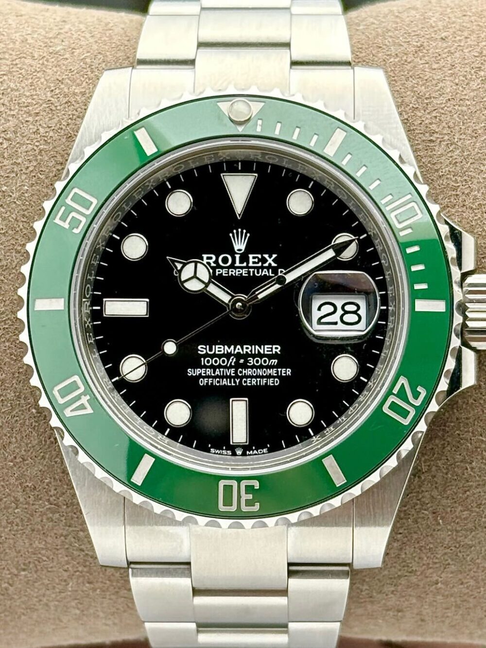 Rolex Submariner Date "Starbucks" Oyster Bracelet 126610LV | 2021 | 41mm