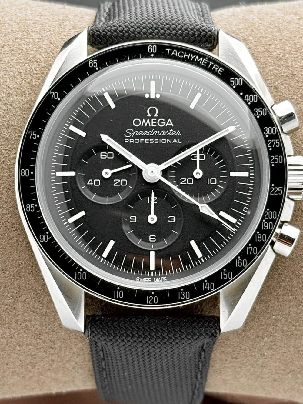 Omega Speedmaster Professional Moonwatch Hesalite Textile Strap 310.32.42.50.01.001 | 2022 | 42mm