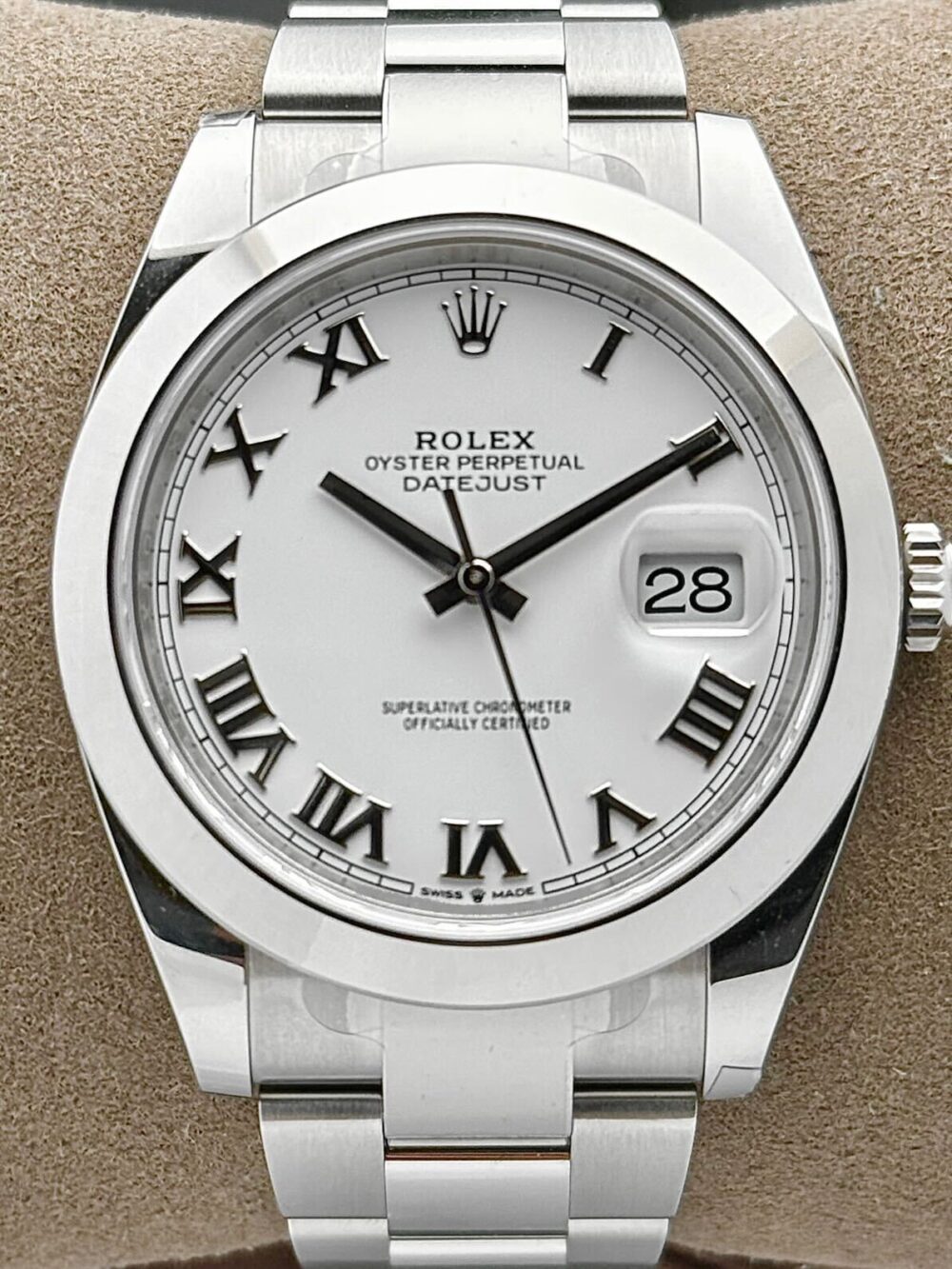 Rolex Datejust 41 White Roman Oyster 126300 | 2025 | 41mm