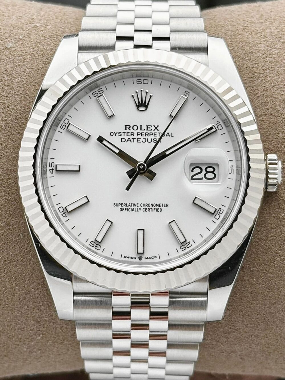 Rolex Datejust 41 White Index Dial Stainless Steel Fluted Bezel Jubilee 126334 | 2025 | 41mm