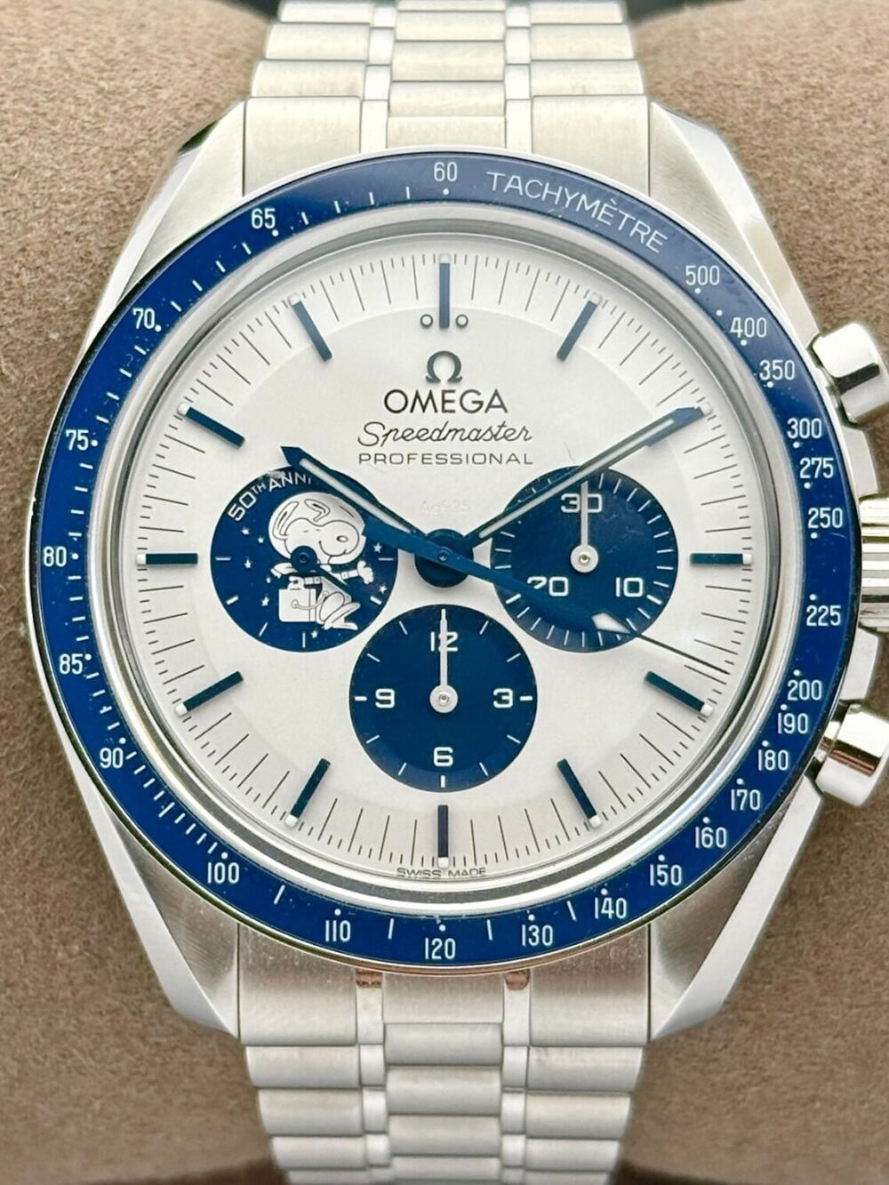 Omega Speedmaster Snoopy Ceramic & Steel 310.32.42.50.02.001 | 2024 | 42mm