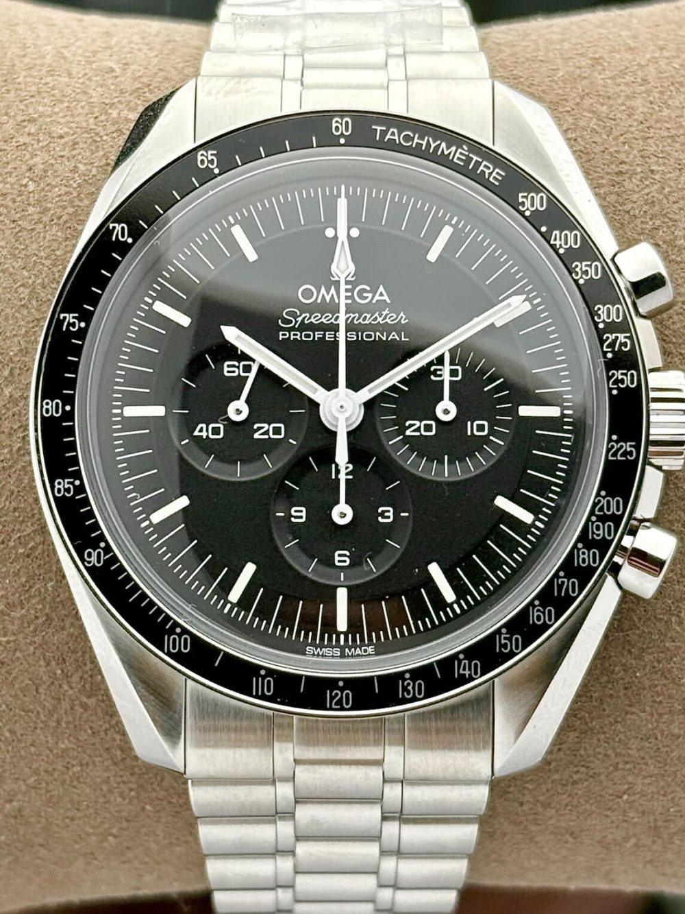 Omega Speedmaster Professional Moonwatch Co-Axial Hesalite 310.30.42.50.01.001 | 2025 | 42mm